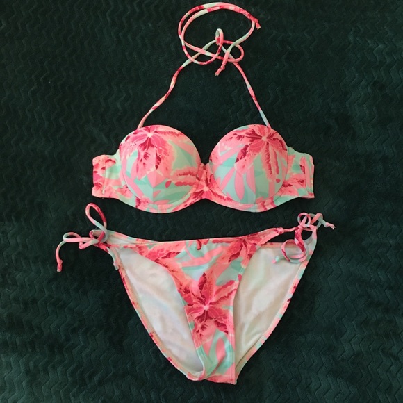Floral bikini from Ardene (small) - Picture 1 of 5